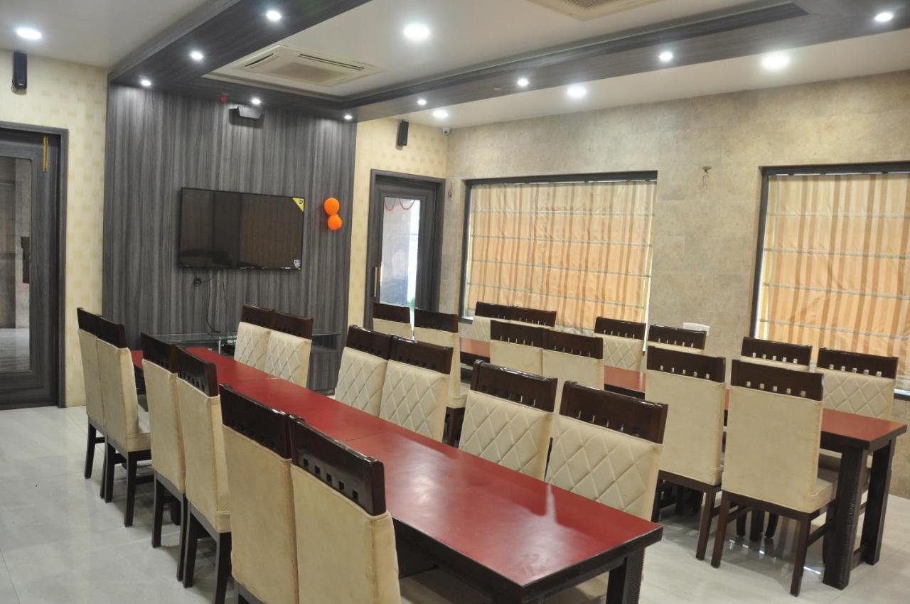 Hotel Park Regency Gorakhpur Eksteriør billede