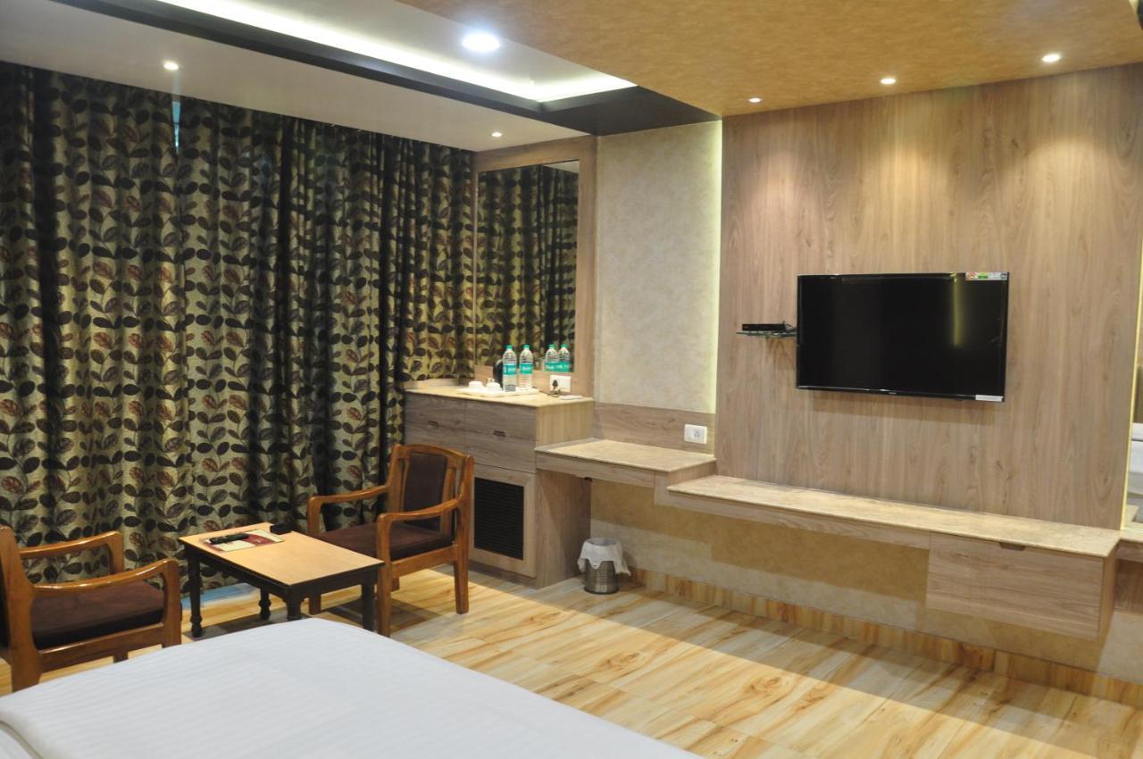 Hotel Park Regency Gorakhpur Eksteriør billede